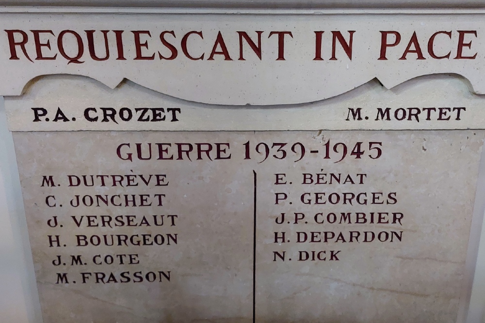 War Memorial Église Saint-Pierre de Romanèche-Thorins #3