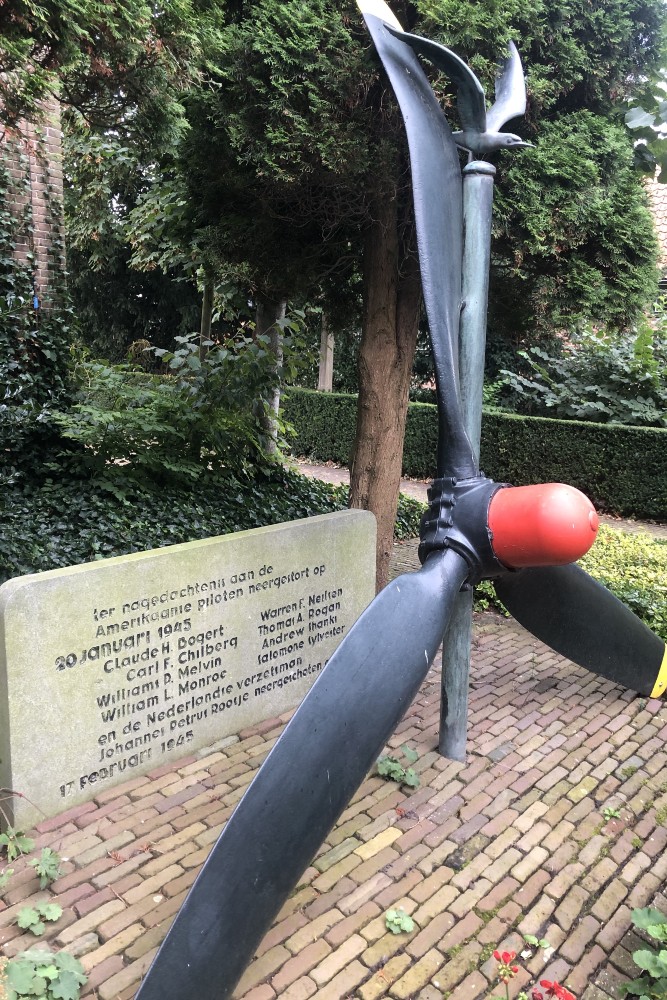 Monument B-17G Midwoud #4