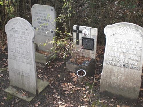 Dutch War Graves (Zuiderbegraafplaats)