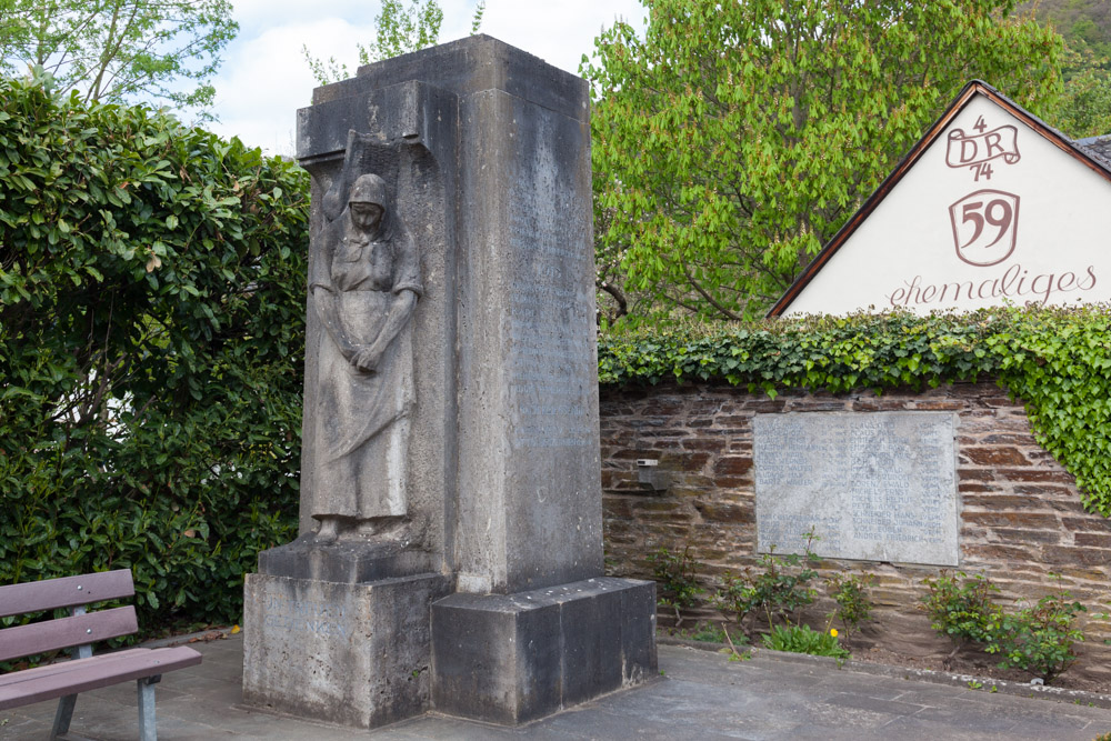 War Memorial Wolf