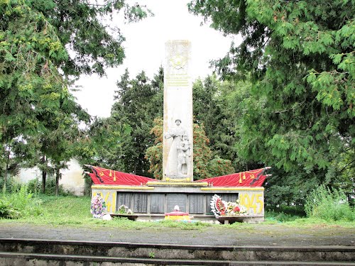 Mass Grave Soviet Soldiers & War Memorial Kreminna #2
