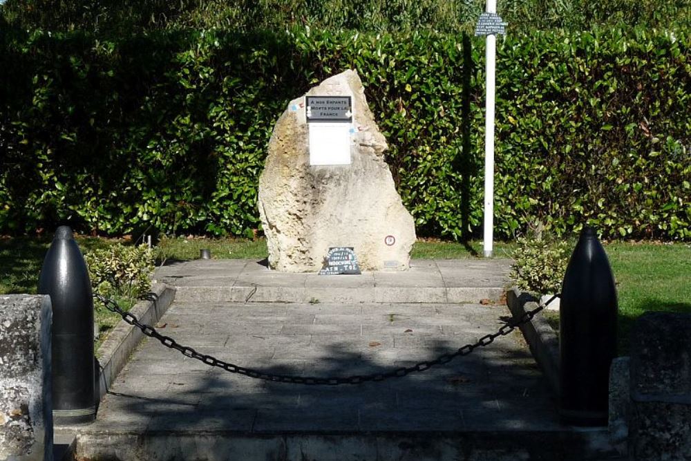 Oorlogsmonument Cavignac #1