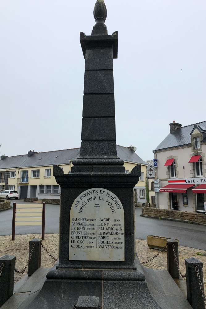 War Memorial Ploërdut #4