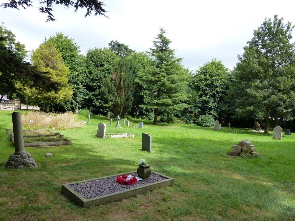 Commonwealth War Graves St. Nicholas Church Cemetery #1