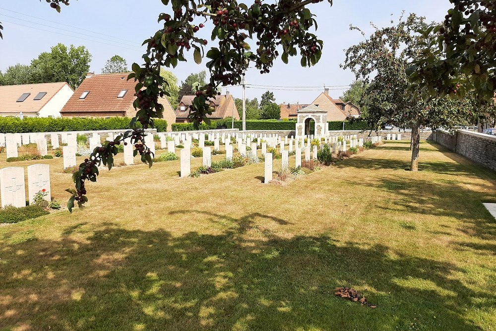 Oorlogsbegraafplaats van het Gemenebest Rue-des-Berceaux