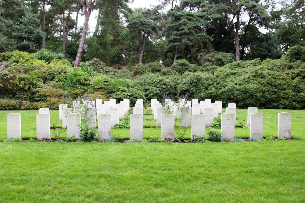 Commonwealth War Cemetery Kasterlee #5