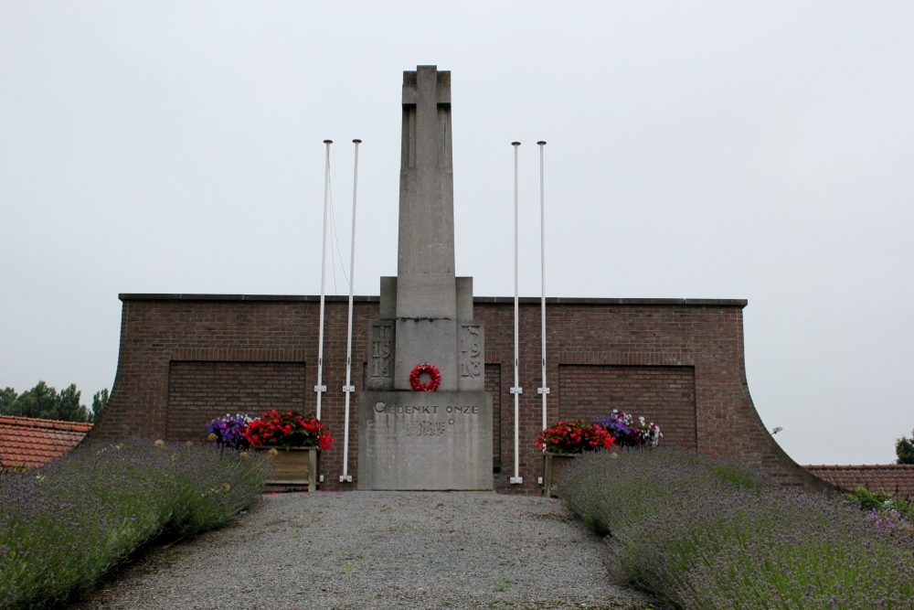 War Memorial Vichte #2