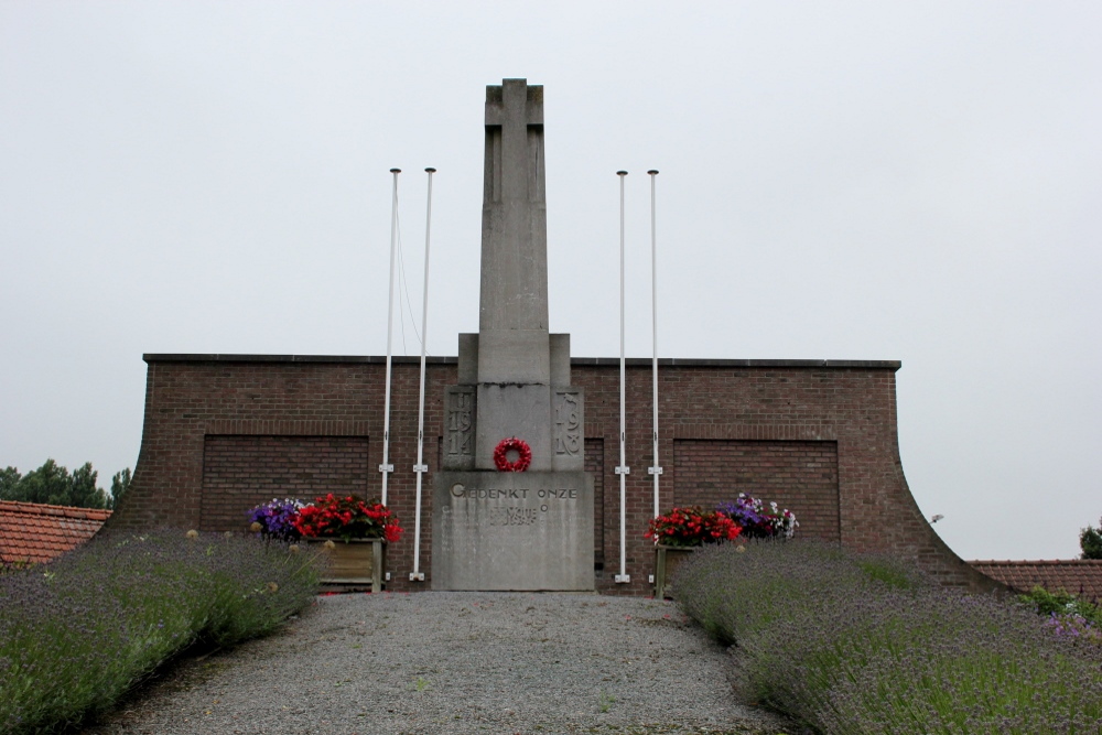 Oorlogsmonument Vichte #2