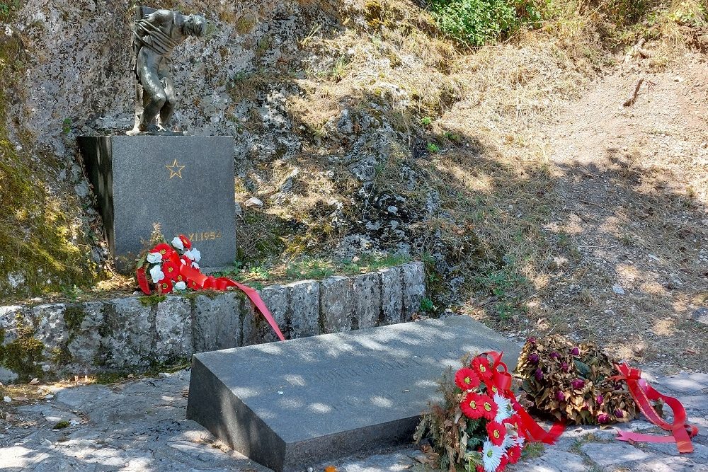 Monument Omgekomen Partizanen #2