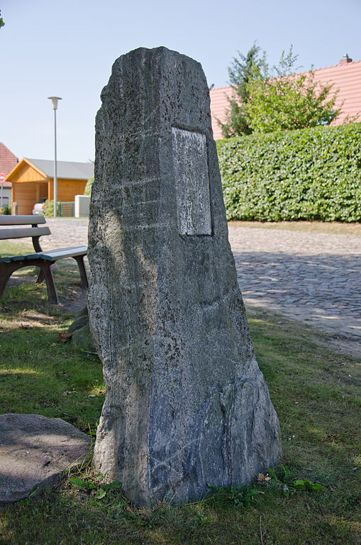 Oorlogsmonument Kavelstorf #2