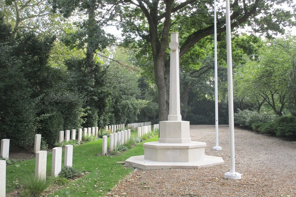 Commonwealth War Graves General Cemetery Crooswijk #2