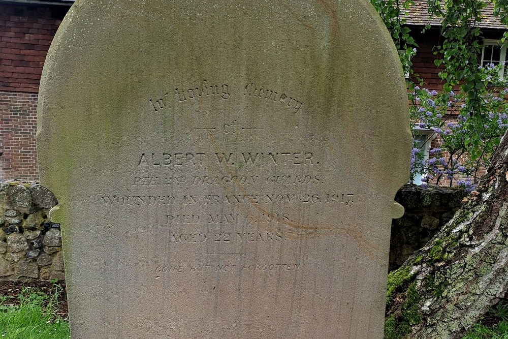 Oorlogsgraven van het Gemenebest All Saints Churchyard #3