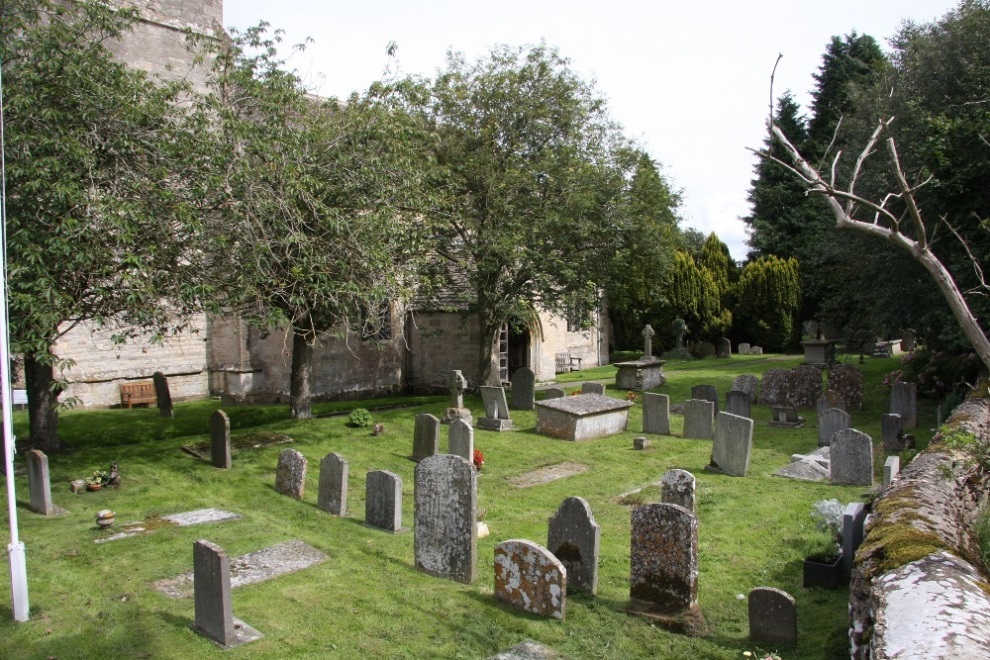 Oorlogsgraven van het Gemenebest Holy Cross Churchyard #1