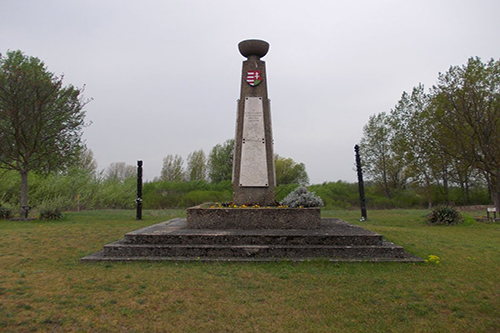 Oorlogsmonument Baja #1