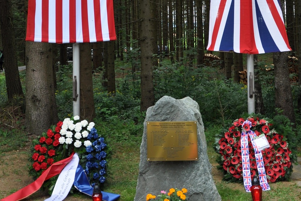 Monument Crashes B-17 And B-24 Strallegg #2