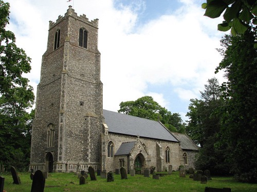 Oorlogsgraf van het Gemenebest St. Peter and St. Paul Churchyard