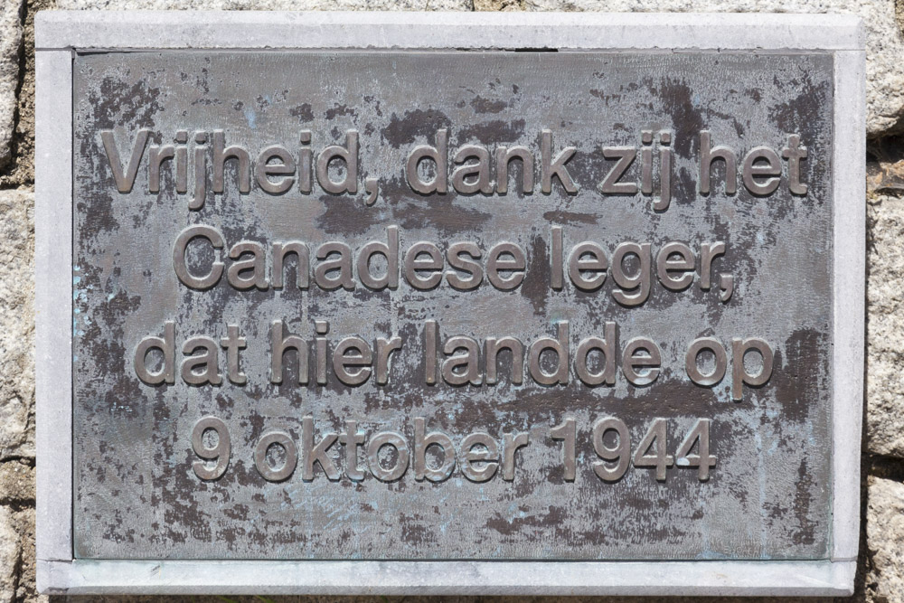 Canadian Landingsmonument Paulinapolder Biervliet #4