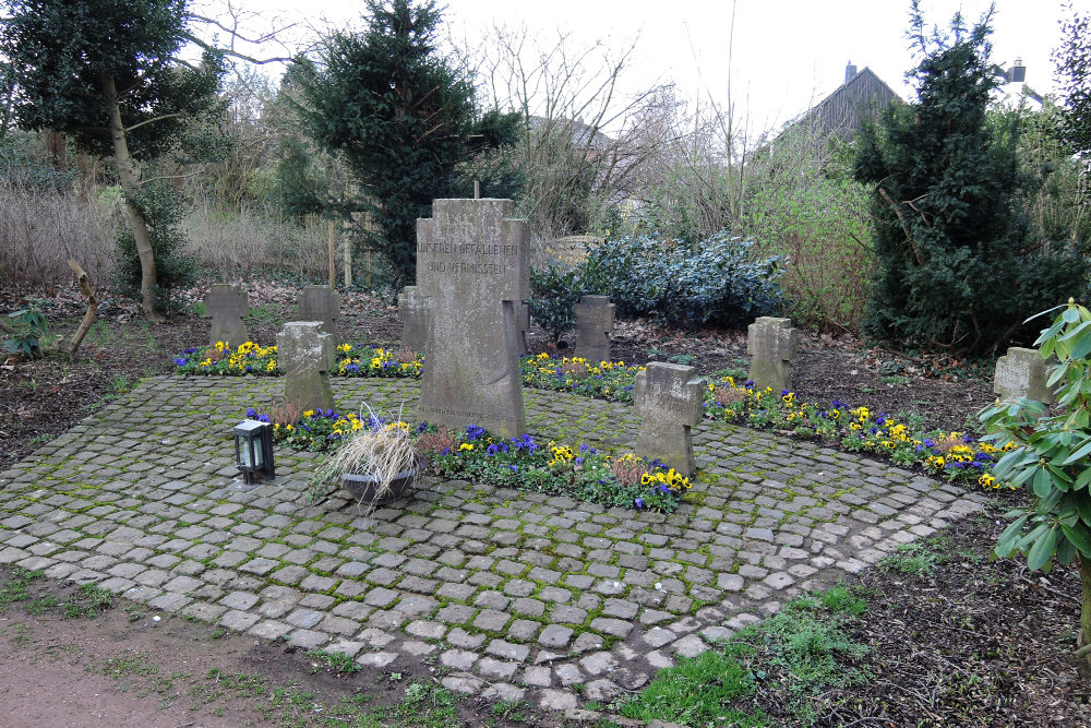 Oorlogsgraven En Monument Lindern #1