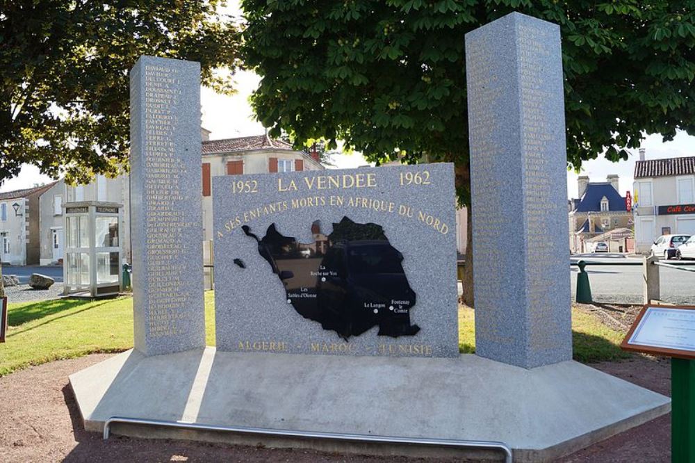 Oorlogsmonument Le Langon #2