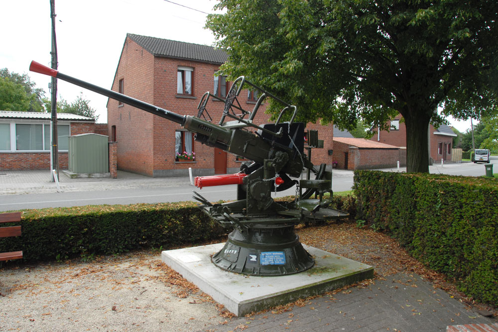 Liberation Memorial with Anti-aircraft Gun Wuustwezel #4