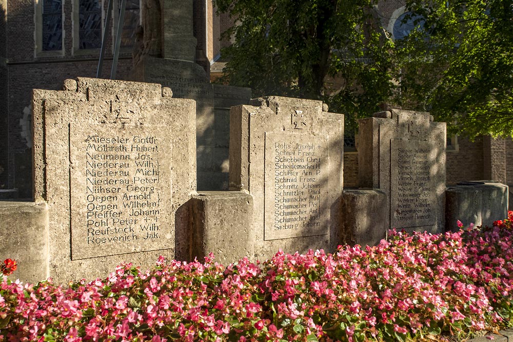 Oorlogsmonument Arnoldsweiler #3