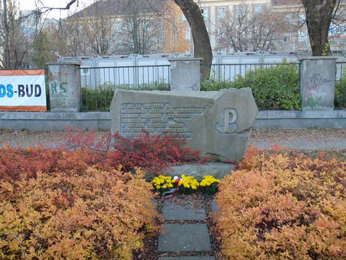 Monument Slachtoffers Bombardement Ziekenhuis Sistr Elżbietanek