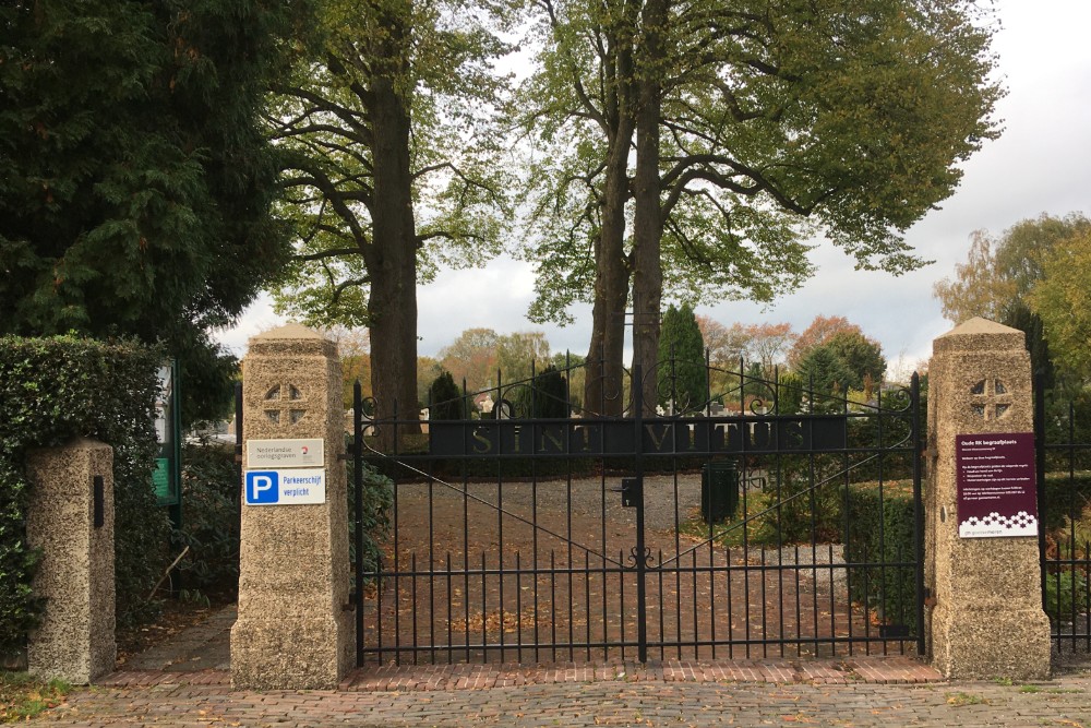 Nederlandse Oorlogsgraven Oude Rooms Katholieke Begraafplaats Bussum