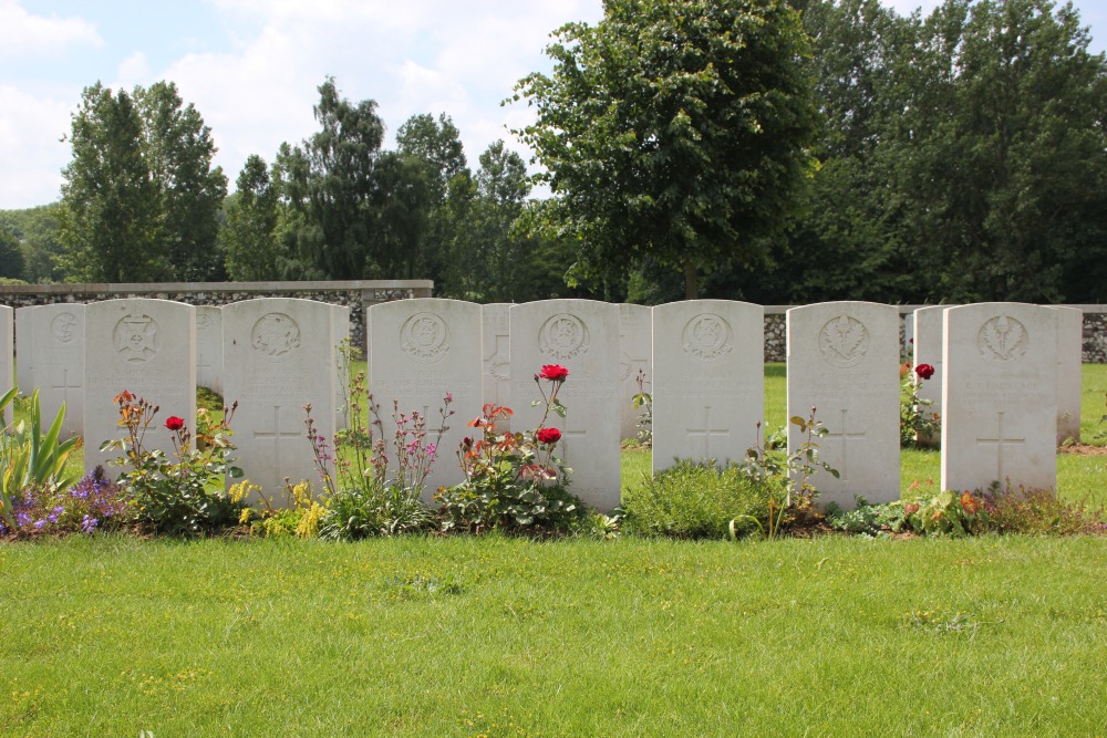 Commonwealth War Cemetery Flesquieres Hill #4