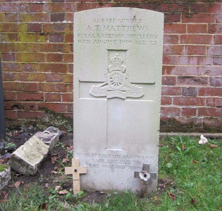 Commonwealth War Grave St. Martin Churchyard #1