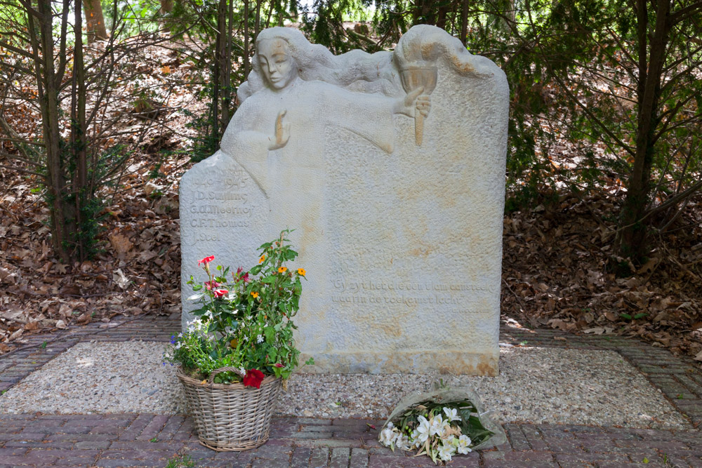 Oorlogsmonument Radio Kootwijk #1