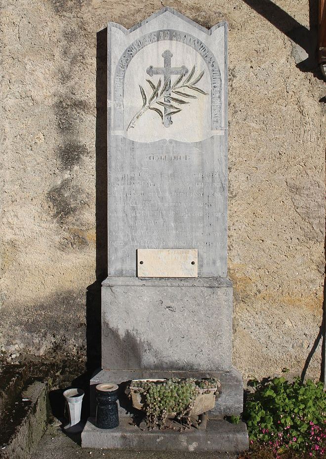 Oorlogsmonument Ousté #1