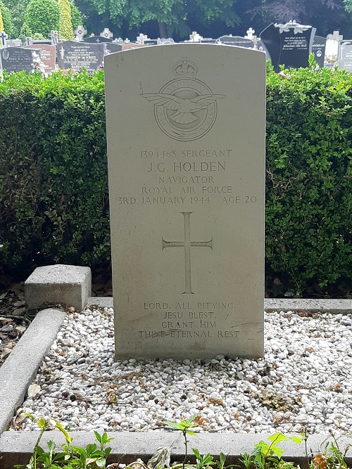 Commonwealth War Graves Roman Catholic Cemetery Bakhuizen #4
