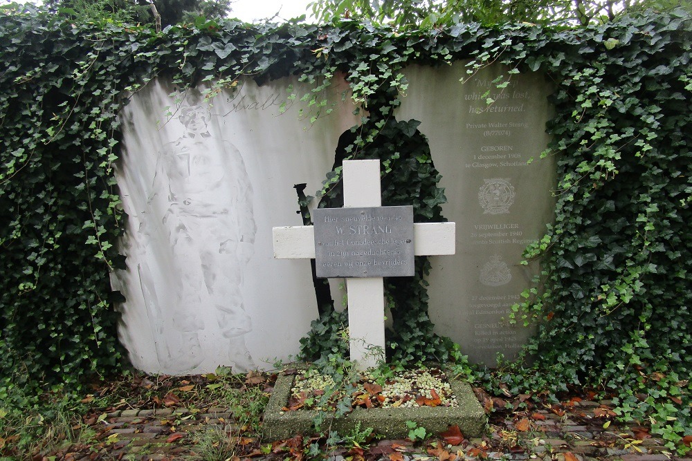 Monument Soldaat Walter Strang Hoevelaken #2