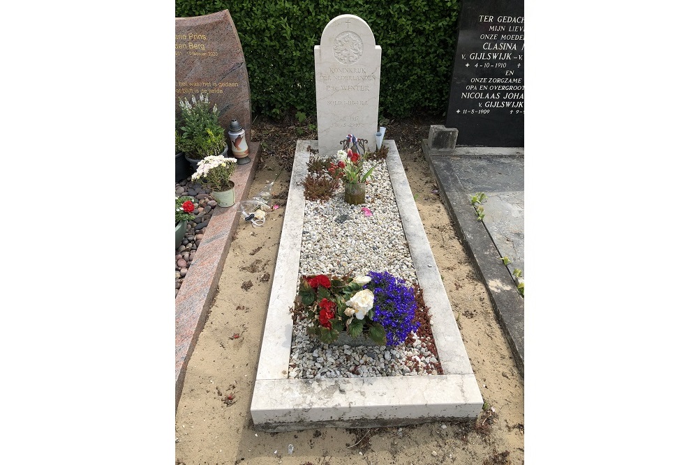 Dutch War Grave Roman Catholic Cemetery St. Jozef Noordwijkerhout