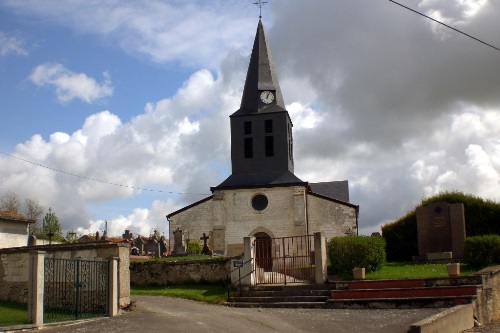 Oorlogsgraven van het Gemenebest Kerkhof Bussy-le-Chteau
