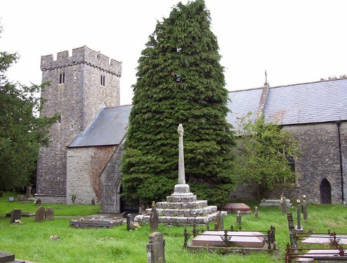 Commonwealth War Graves St Mary Churchyard