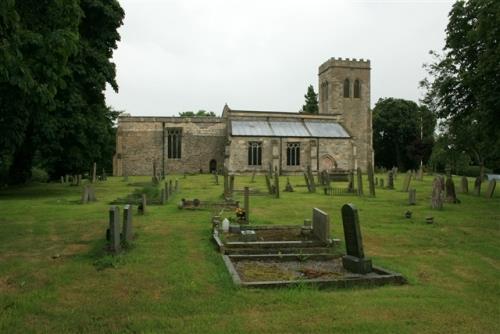 Oorlogsgraf van het Gemenebest St. Peter Churchyard