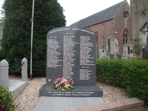 Oorlogsmonument Houtkerque #1