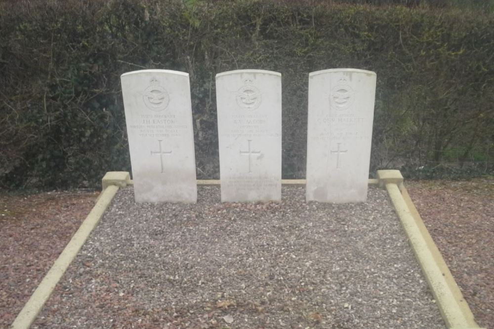 Commonwealth War Graves Wambercourt