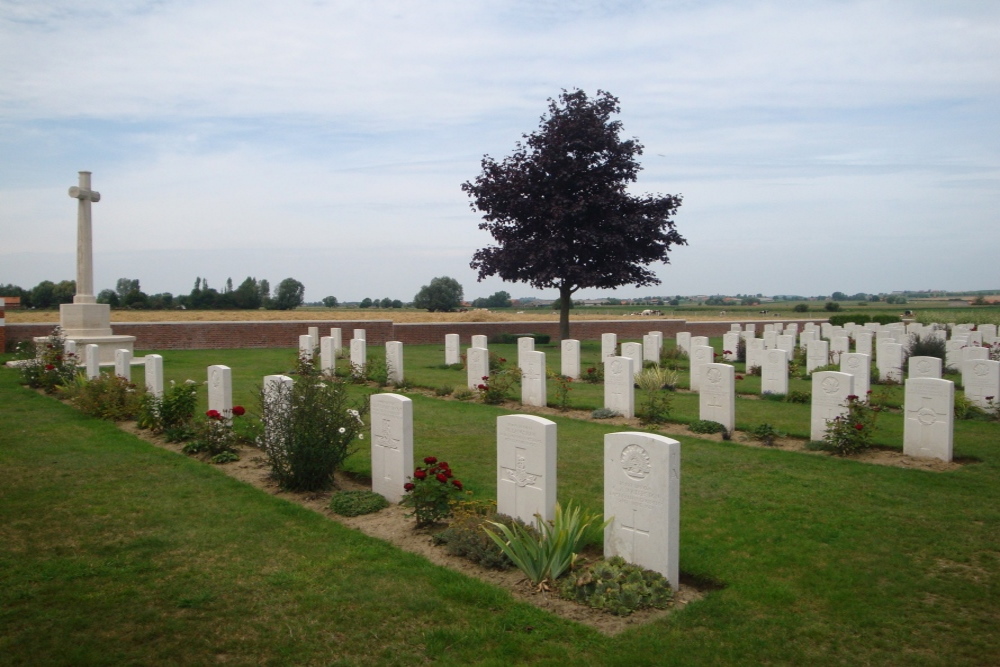 Commonwealth War Cemetery Maple Leaf