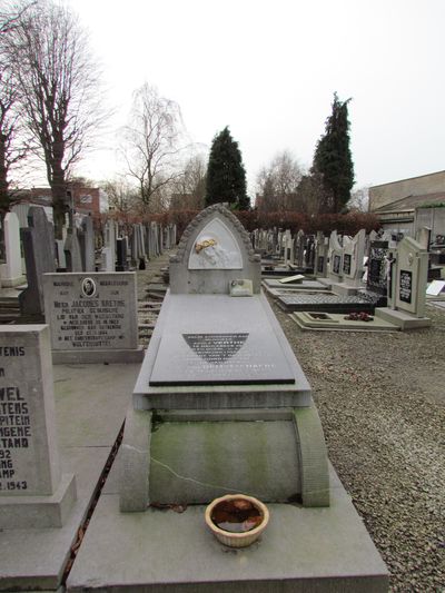 Belgian Graves Veterans Meulebeke #2