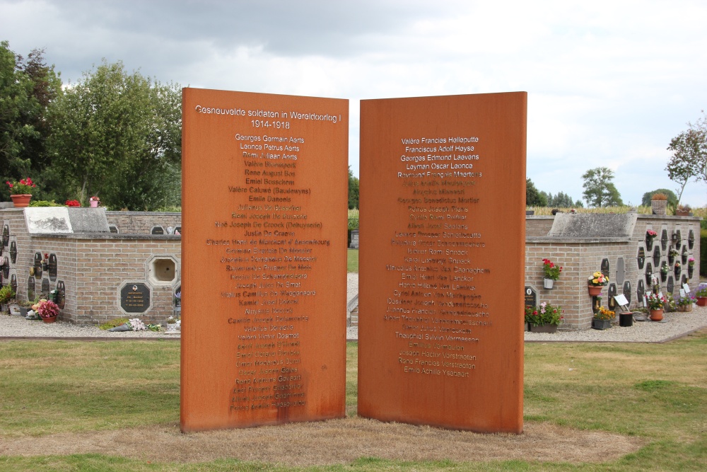 Herdenkingsmonument Begraafplaats Gavere	