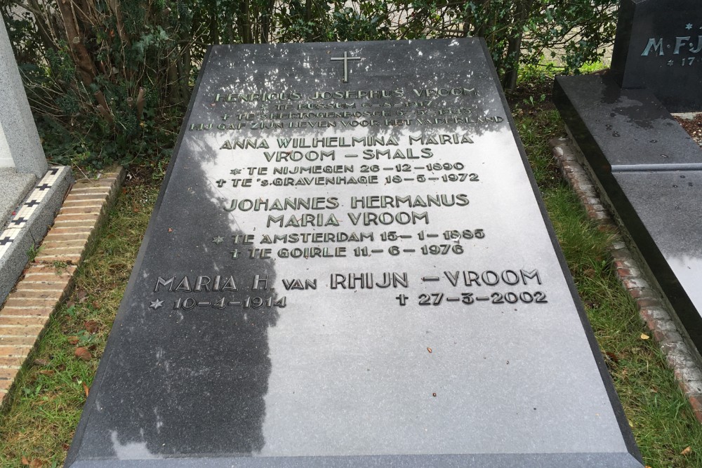 Nederlandse Oorlogsgraven Oude Rooms Katholieke Begraafplaats Bussum #5
