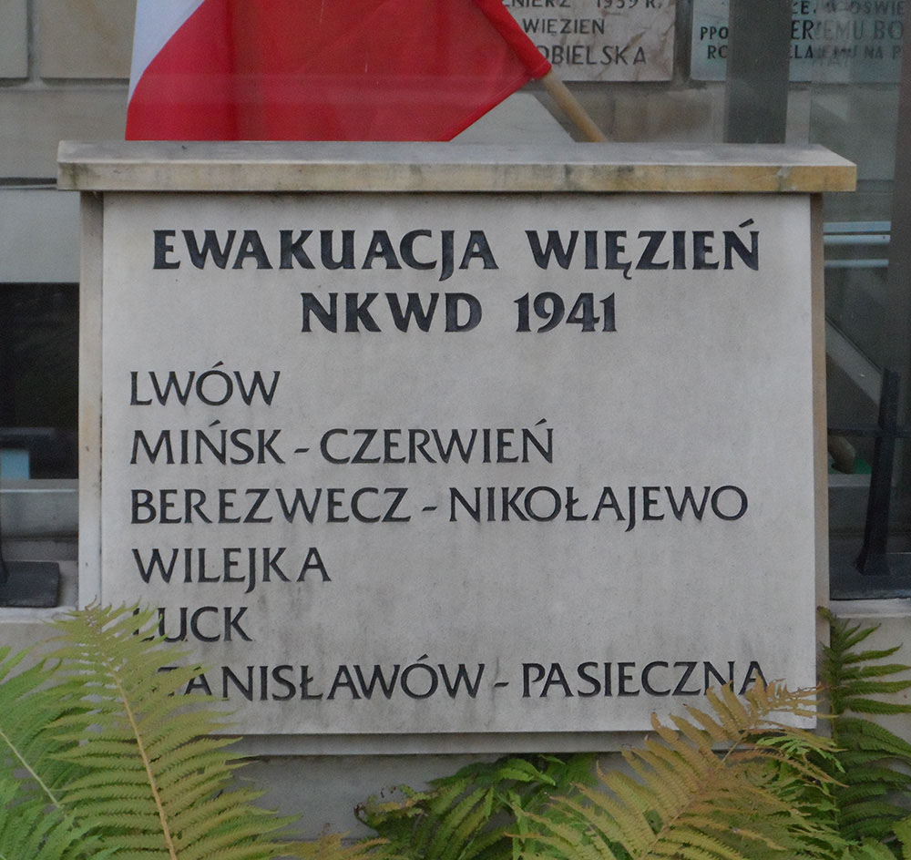 Monument Poolse Slachtoffers 1939-1945 St. Stanislaw Kostka Kerk #3