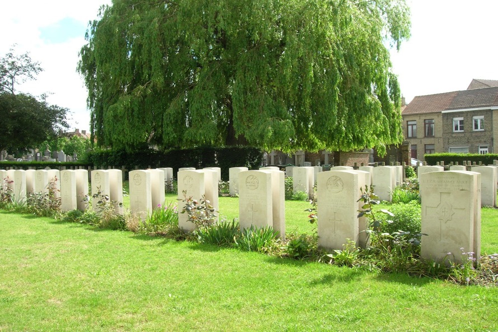 Oorlogsgraven van het Gemenebest Veurne #4