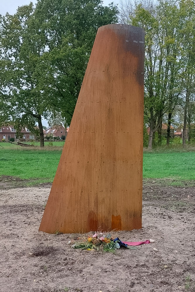 Memorial Killed Aircrew Heteren #3