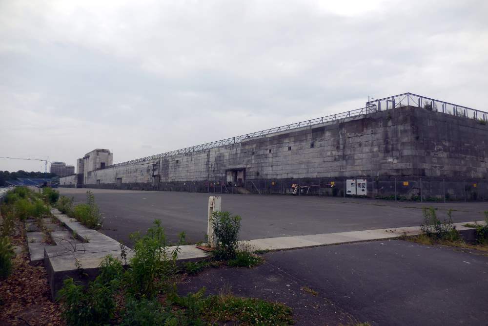 Zeppelin Field #5