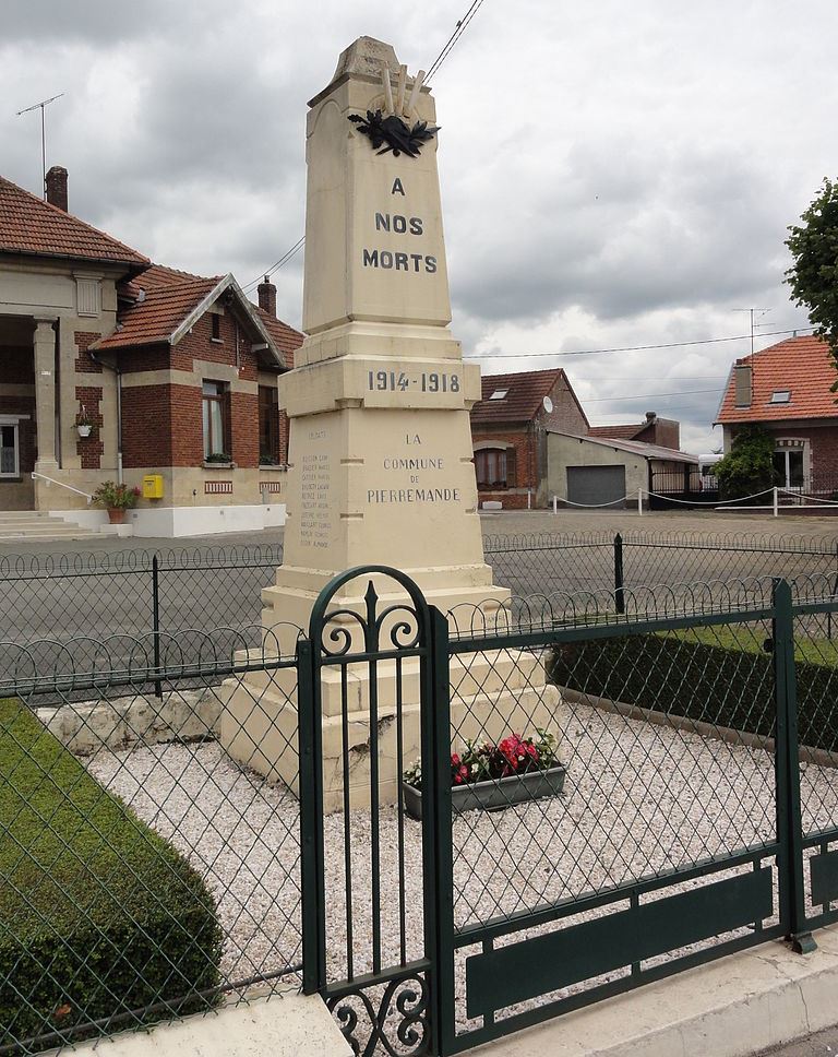 Oorlogsmonument Pierremande #1