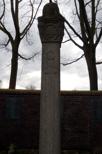 Oorlogsmonument Louisendorf #5