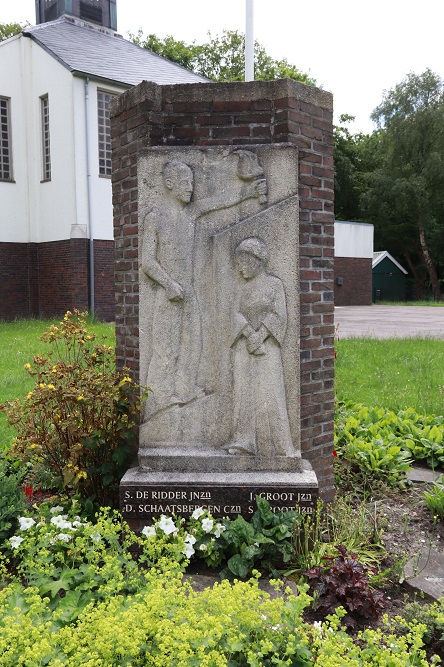 Oorlogsmonument Nederlands Hervormde Kerk De Purmer #2
